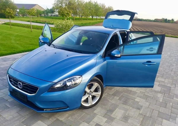 Volvo V40 cena 38900 przebieg: 171000, rok produkcji 2015 z Strzelce Opolskie małe 781